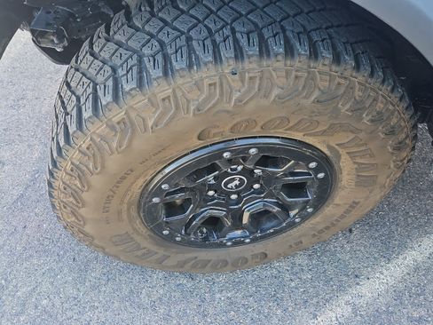 Certified 2024 Ford Bronco Wildtrak AWD/4WD image 3