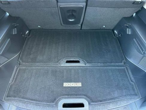 Used 2019 Nissan Rogue S FWD image 18