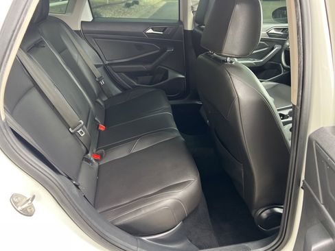 Used 2020 Volkswagen Jetta SE image 14