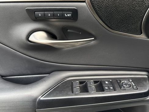 Used 2021 Lexus ES 300h w/ Accessory Package 2 image 5