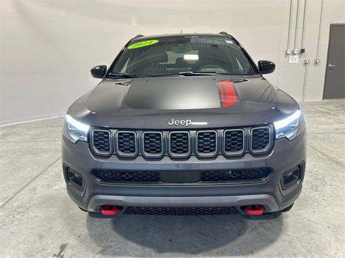Used 2024 Jeep Compass Trailhawk w/ Trailhawk Elite Group image 3