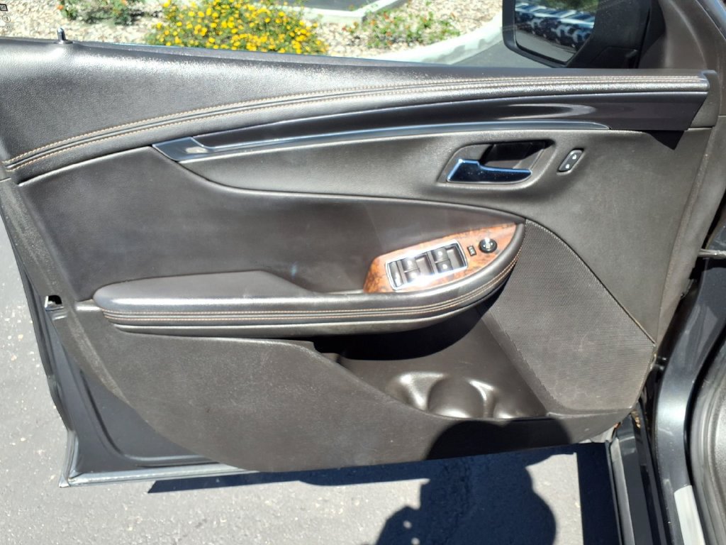 Used 2015 Chevrolet Impala LTZ FWD image 24
