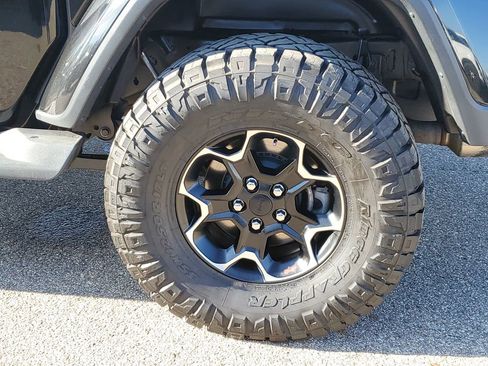 Used 2020 Jeep Gladiator Overland w/ Advanced Safety Group image 33