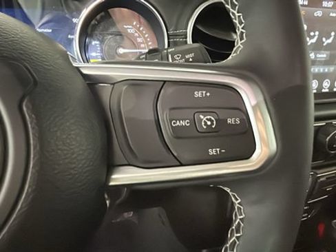 Used 2023 Jeep Wrangler Unlimited Sahara w/ Cold Weather Group AWD/4WD image 15