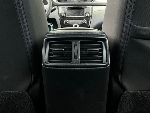 Used 2022 Nissan Rogue Sport S image 12