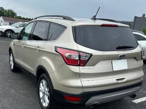 Used 2018 Ford Escape SE w/ Ford Safe & Smart Package AWD/4WD image 8