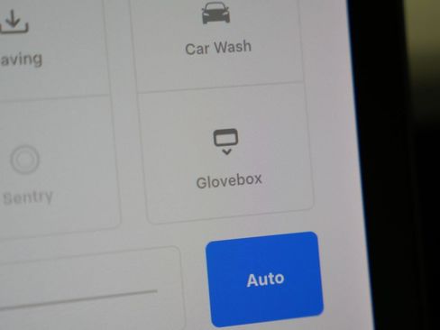 Used 2021 Tesla Model Y Long Range AWD/4WD image 29