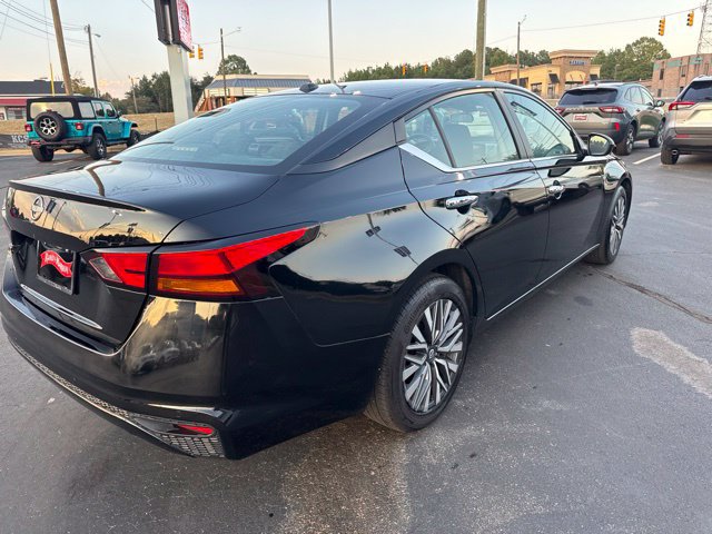 Used 2025 Nissan Altima 2.5 SV FWD image 5