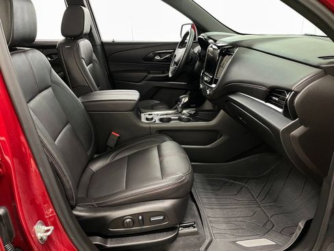 Used 2023 Chevrolet Traverse RS w/ LPO, Floor Liner Package image 38