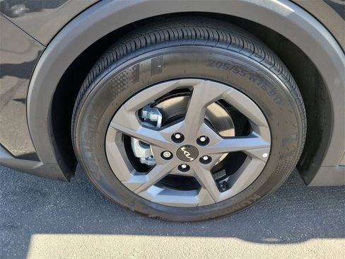 Used 2025 Kia K4 LXS image 28