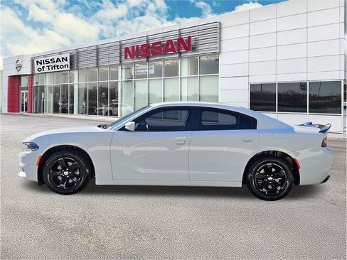 Used 2022 Dodge Charger SXT image 4