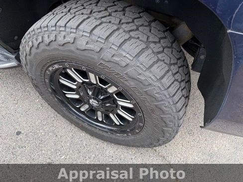 Used 2018 GMC Yukon SLT w/ Open Road Package AWD/4WD image 9