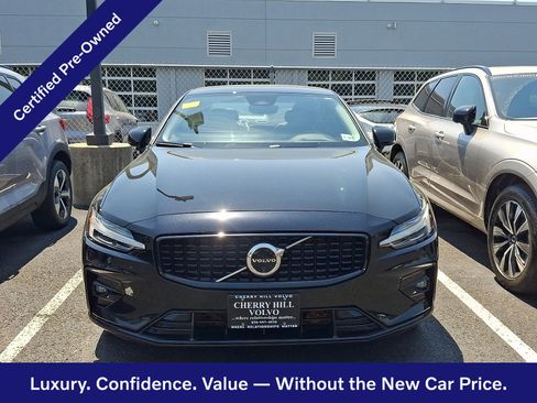 Certified 2024 Volvo S60 B5 Ultimate AWD/4WD image 2