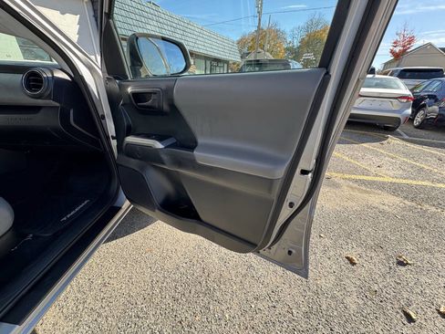 Used 2016 Toyota Tacoma SR5 image 80