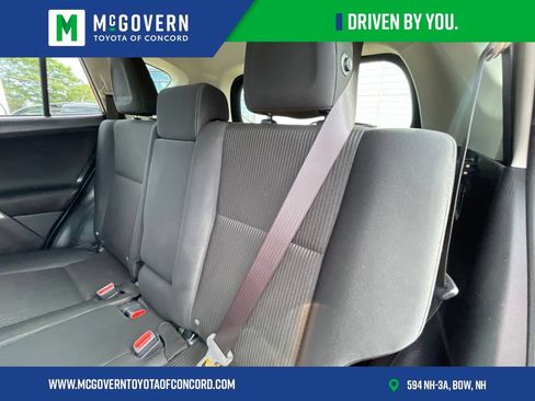Used 2018 Toyota RAV4 LE w/ All Weather Liner Package AWD/4WD image 21