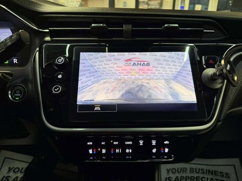 Used 2022 Chevrolet Bolt EUV LT w/ Convenience Package image 17