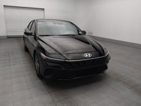 Used 2024 Hyundai Elantra SEL FWD image 14