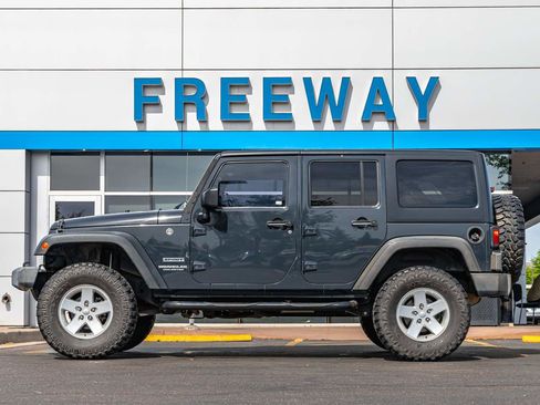 Used 2017 Jeep Wrangler Unlimited Sport w/ Quick Order Package 24S AWD/4WD image 2