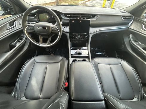 Used 2024 Jeep Grand Cherokee L Limited RWD image 10