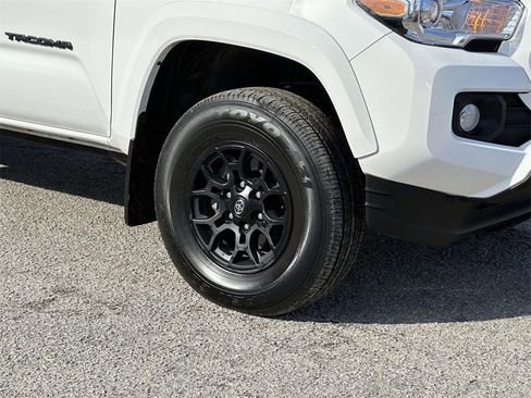 Certified 2019 Toyota Tacoma SR5 image 25