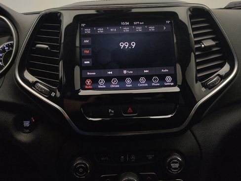 Used 2019 Jeep Cherokee Limited image 25