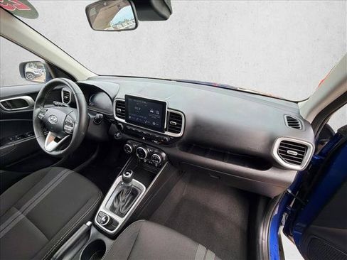Used 2025 Hyundai Venue SEL FWD image 20