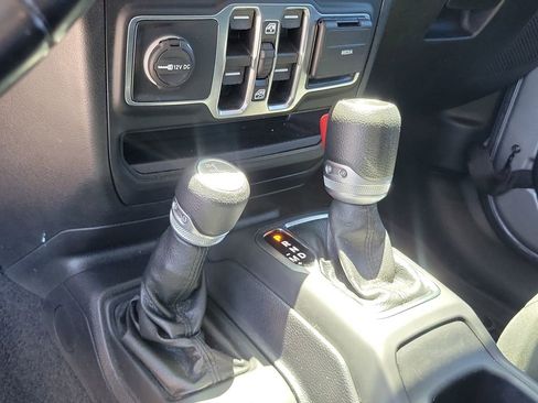 Used 2021 Jeep Wrangler Unlimited Islander image 26