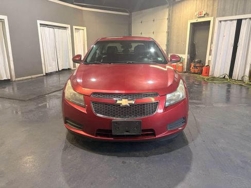 Used 2011 Chevrolet Cruze LT FWD image 2