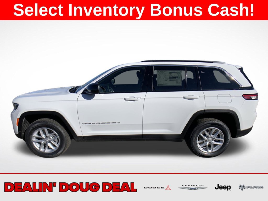New 2026 Jeep Grand Cherokee Laredo AWD/4WD image 2
