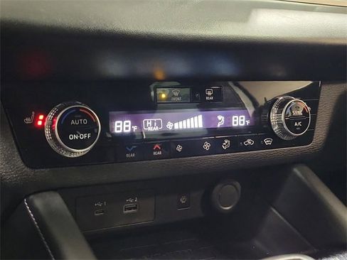 Used 2022 Mitsubishi Outlander SEL image 28