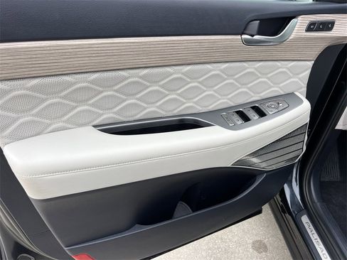 Used 2021 Hyundai Palisade Calligraphy image 8