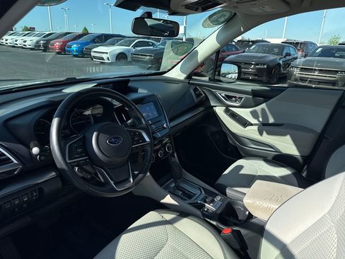 Used 2022 Subaru Forester Premium AWD/4WD image 10