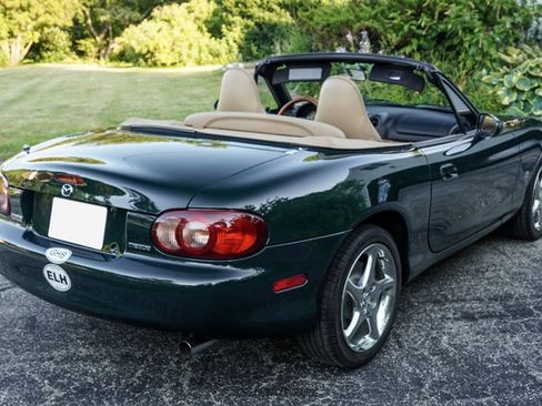 Used 2001 MAZDA MX-5 Miata RWD image 8