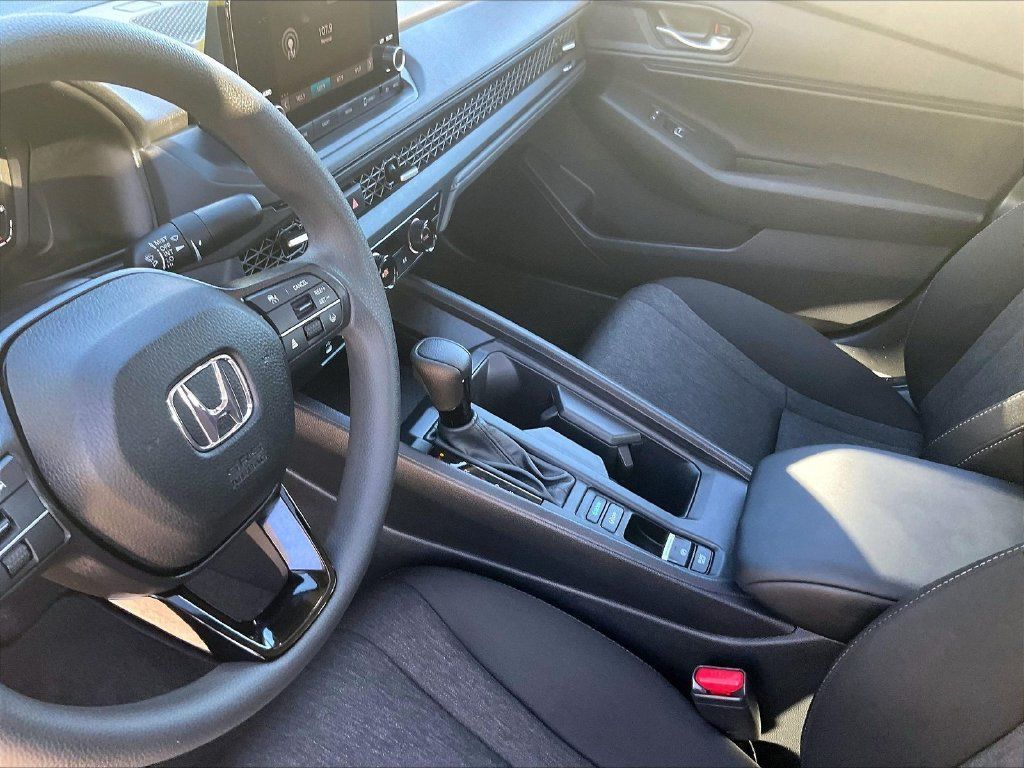 Used 2025 Honda Accord SE image 20