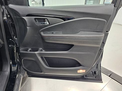 Used 2022 Honda Ridgeline Black Edition image 32