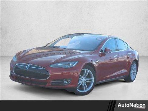 Used 2015 Tesla Model S 70 image 1