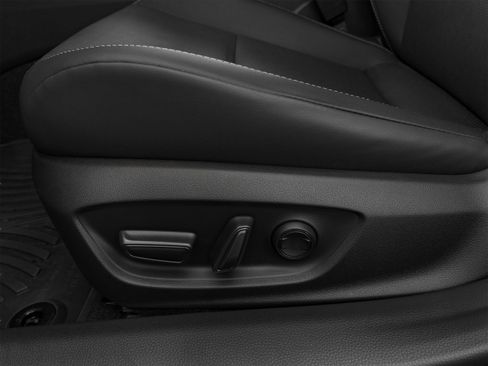 Used 2025 Toyota Prius FWD image 23