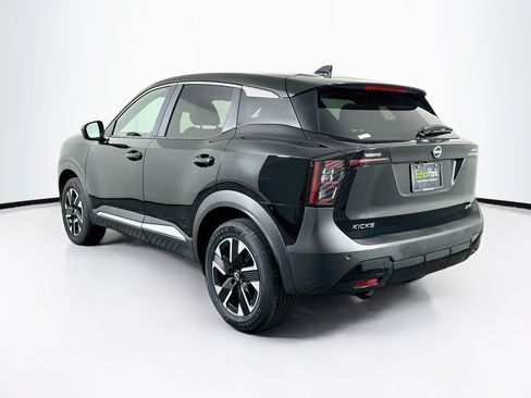 Used 2025 Nissan Kicks SV AWD/4WD image 5