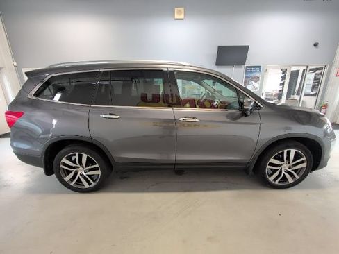 Used 2017 Honda Pilot Touring image 6