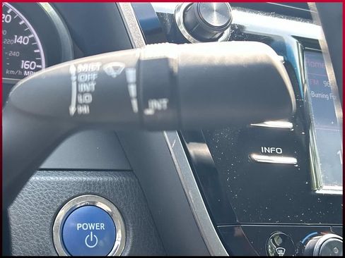 Used 2018 Toyota Camry XLE FWD image 27