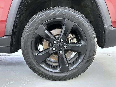 Used 2022 Jeep Grand Cherokee L Limited w/ Black Appearance Package AWD/4WD image 24