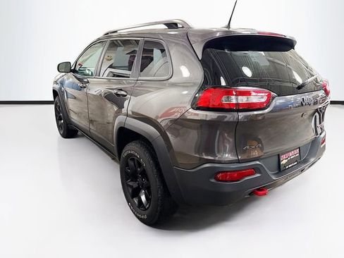 Used 2017 Jeep Cherokee Trailhawk w/ Cold Weather Group image 8