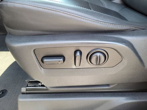 Used 2021 Chevrolet Silverado 1500 LTZ w/ LTZ Premium Package AWD/4WD image 11