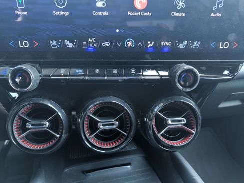 Used 2025 Chevrolet Blazer EV RS AWD/4WD image 19