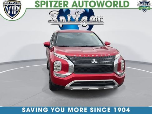 Used 2024 Mitsubishi Outlander SE image 3