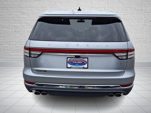 Used 2023 Lincoln Aviator AWD w/ Premium Package image 5