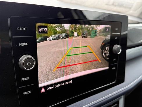 New 2026 Volkswagen Taos SEL image 19