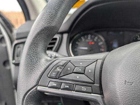 Used 2019 Nissan Rogue Sport S image 12