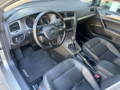 Used 2017 Volkswagen Golf Wolfsburg Edition image 8
