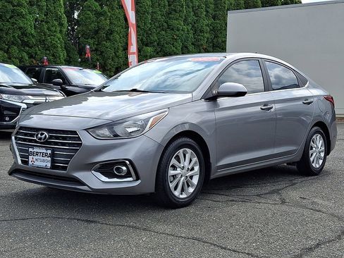 Used 2021 Hyundai Accent SEL FWD image 3